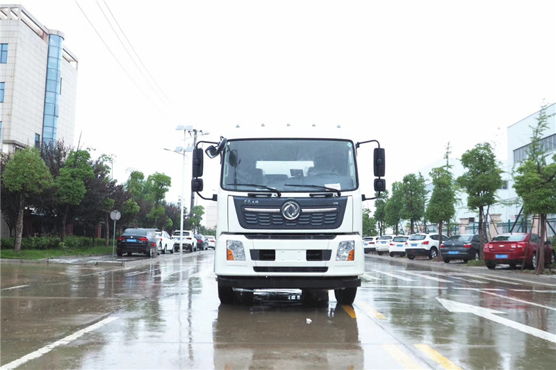 東風天龍后八輪20噸噴霧車，國六綠化噴灑車